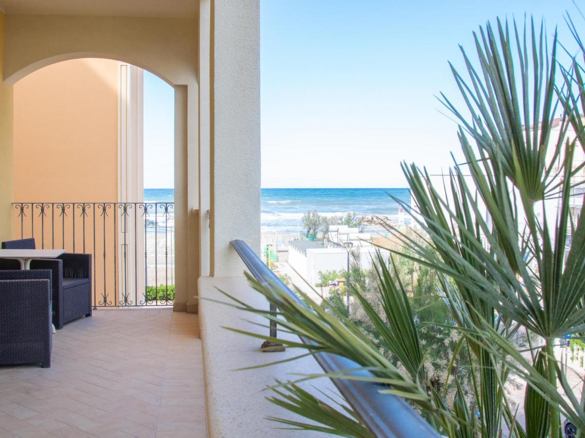 Hotel Merano Misano Adriatico Ngoại thất bức ảnh