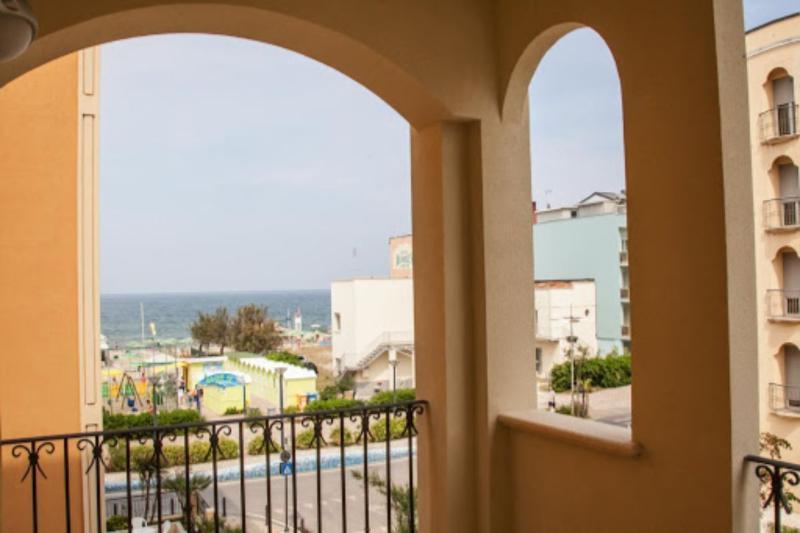Hotel Merano Misano Adriatico Ngoại thất bức ảnh